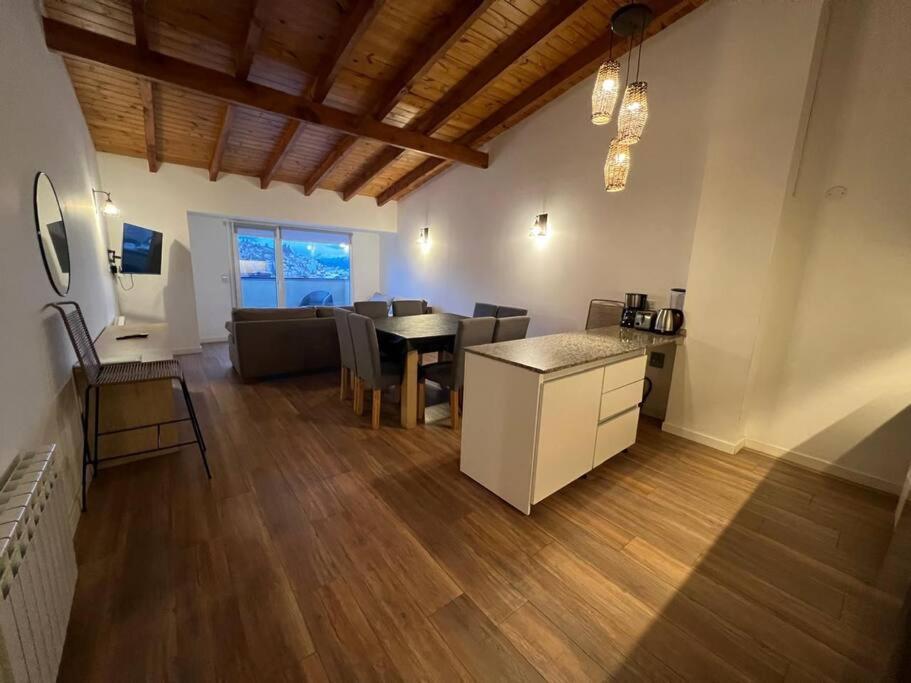Moderno Departamento Con Vista Al Lago Y Montanas San Carlos de Bariloche Exterior foto
